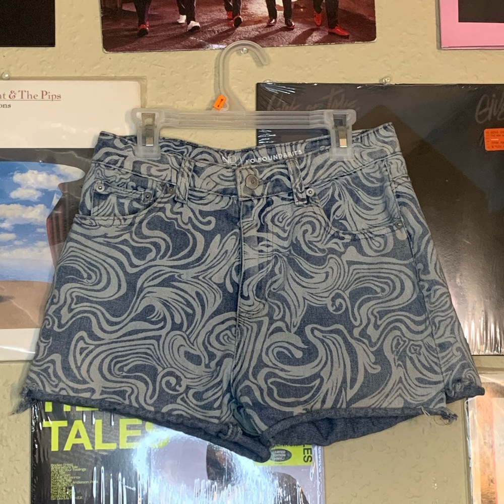 Nobo Bo boundaries marble design Jean  shorts
